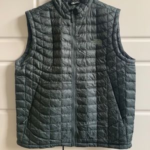 Men’s North Face Thermoball Eco Vest (green/grey)